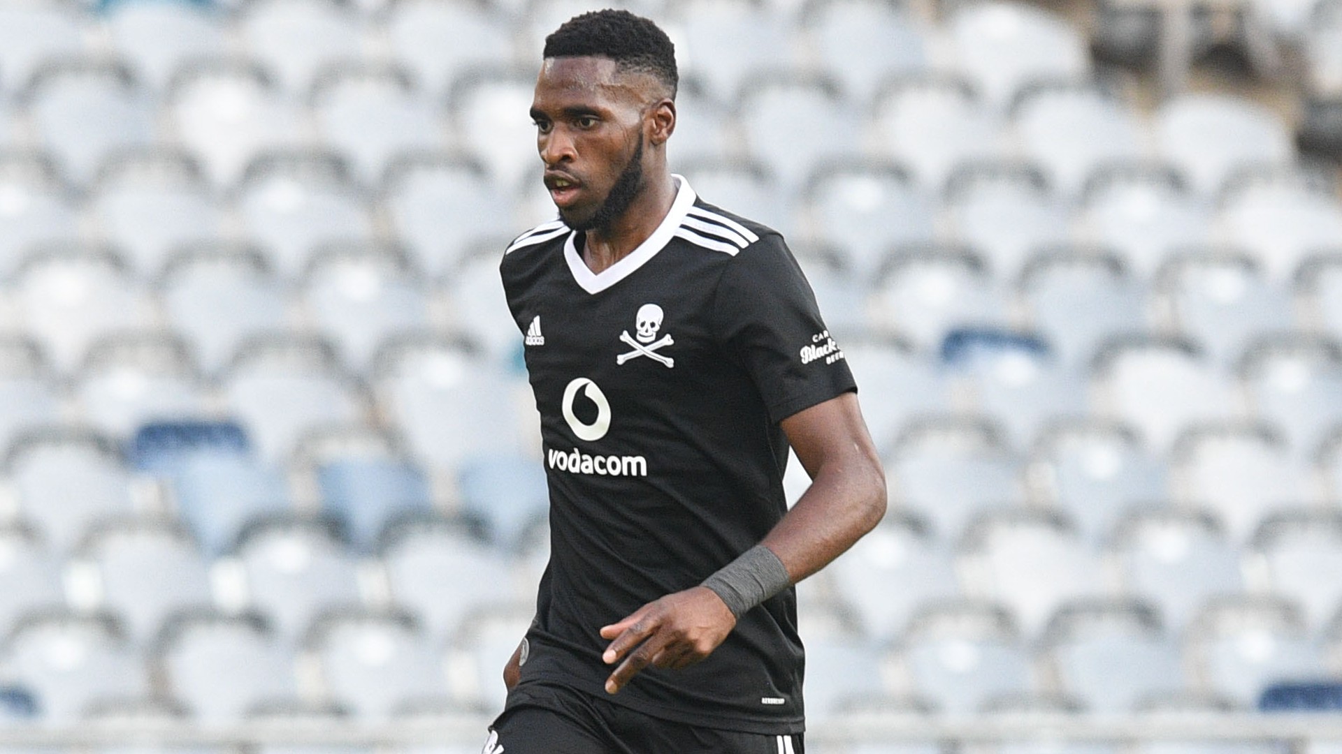Orlando Pirates’ Makaringe ‘puts too much pressure on himself’ – Mhlongo