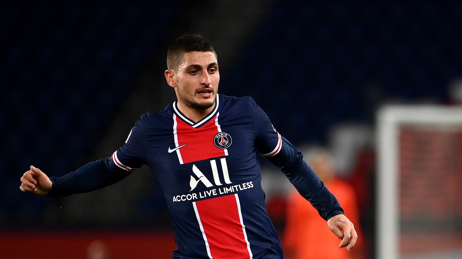 PSG - Marco Verratti a retouché le ballon à l'entraînement