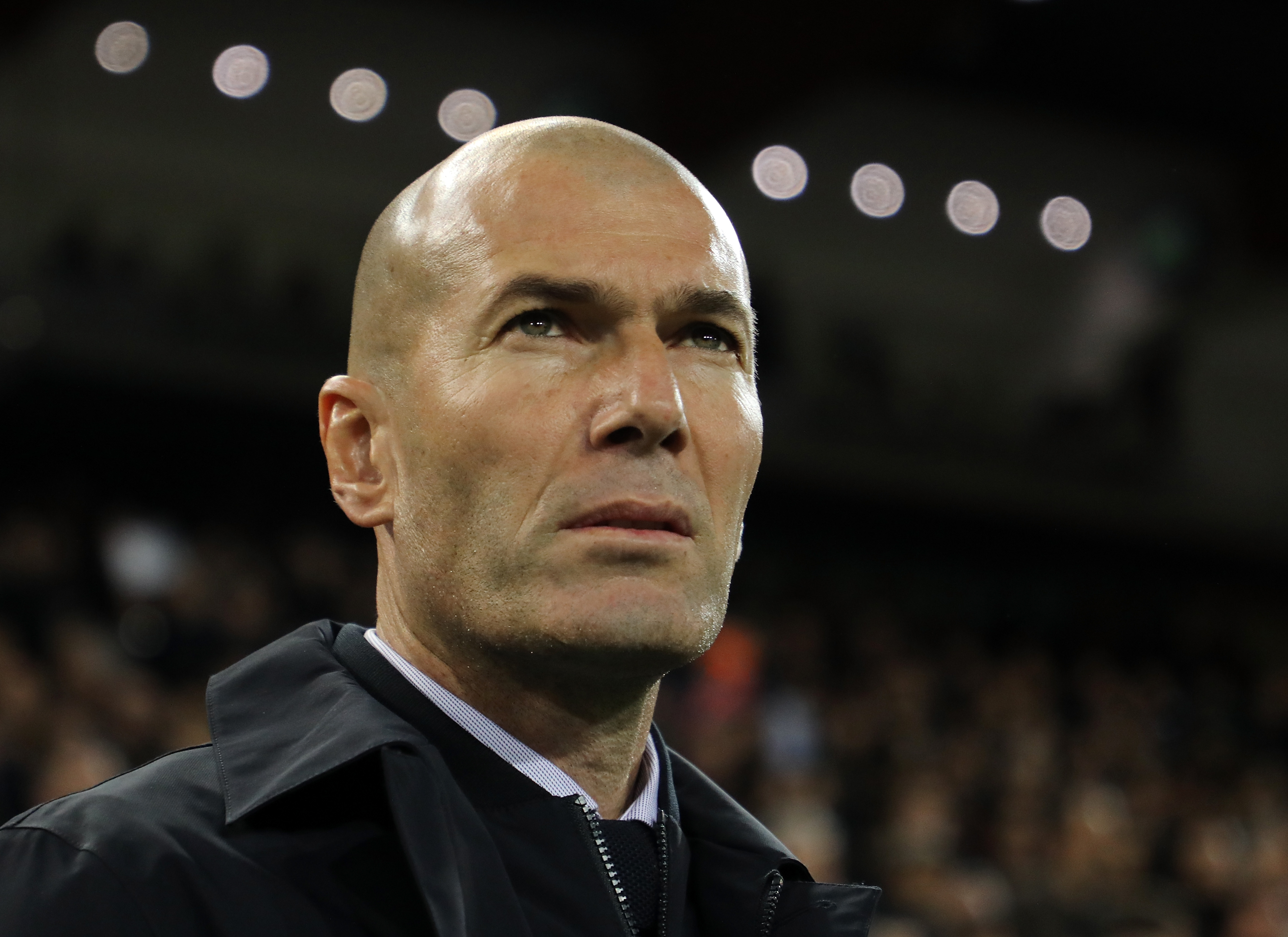 Real Madrid - Zinédine Zidane arrive sur le podium des entraîneurs