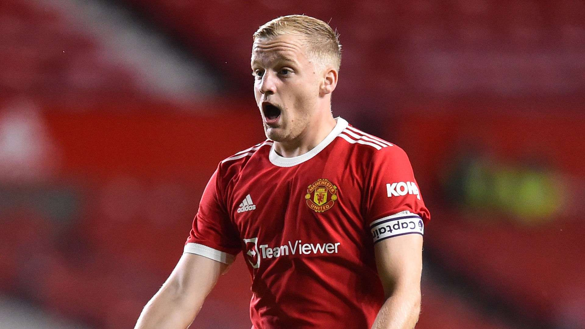 Solskjaer addresses Van de Beek game time frustration after Man Utd midfielder's chewing gum incident