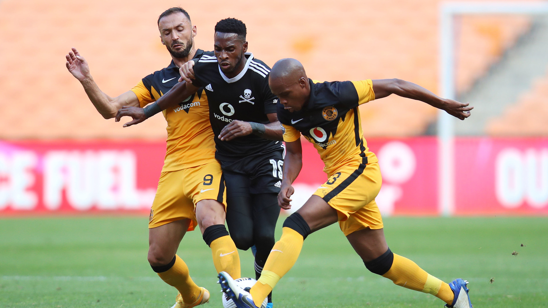 ‘Kaizer Chiefs and Orlando Pirates must pull up their socks’ – Carelse