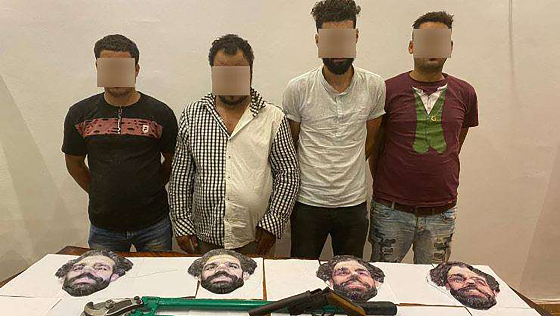Des braqueurs avec des masques de Salah arrêtés par la police égyptienne