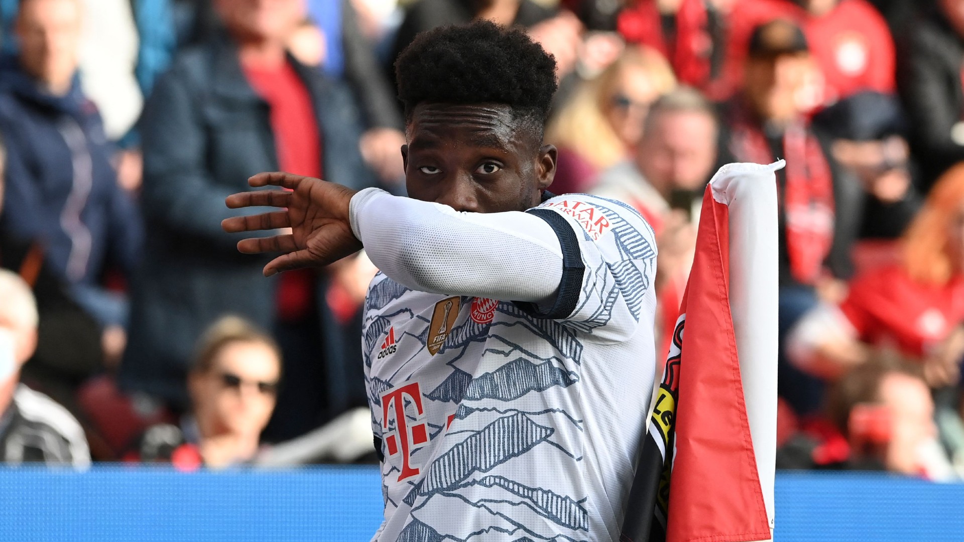 alphonso davies bayern munich 2021