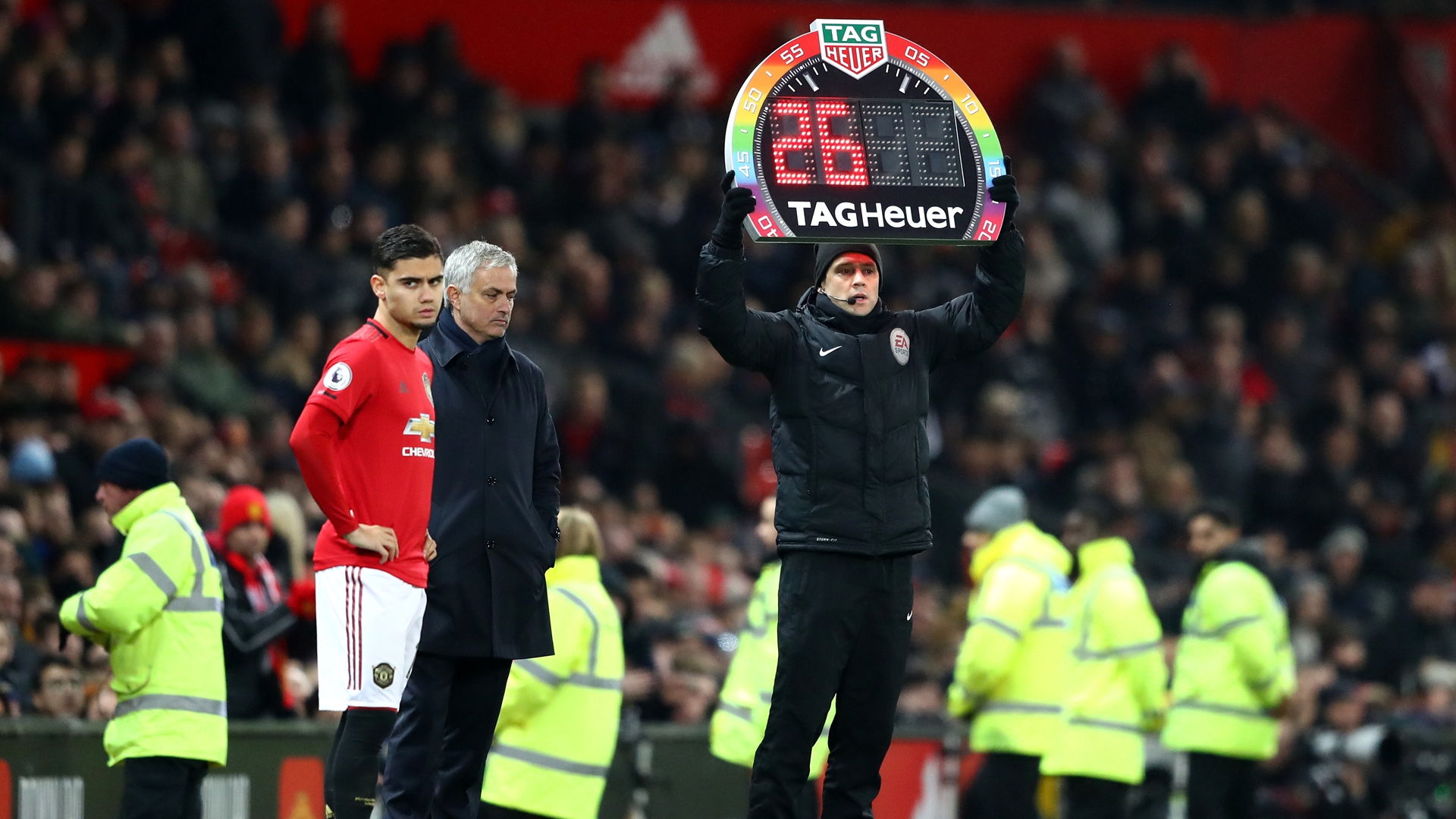 La Premier League autorise cinq changements par match