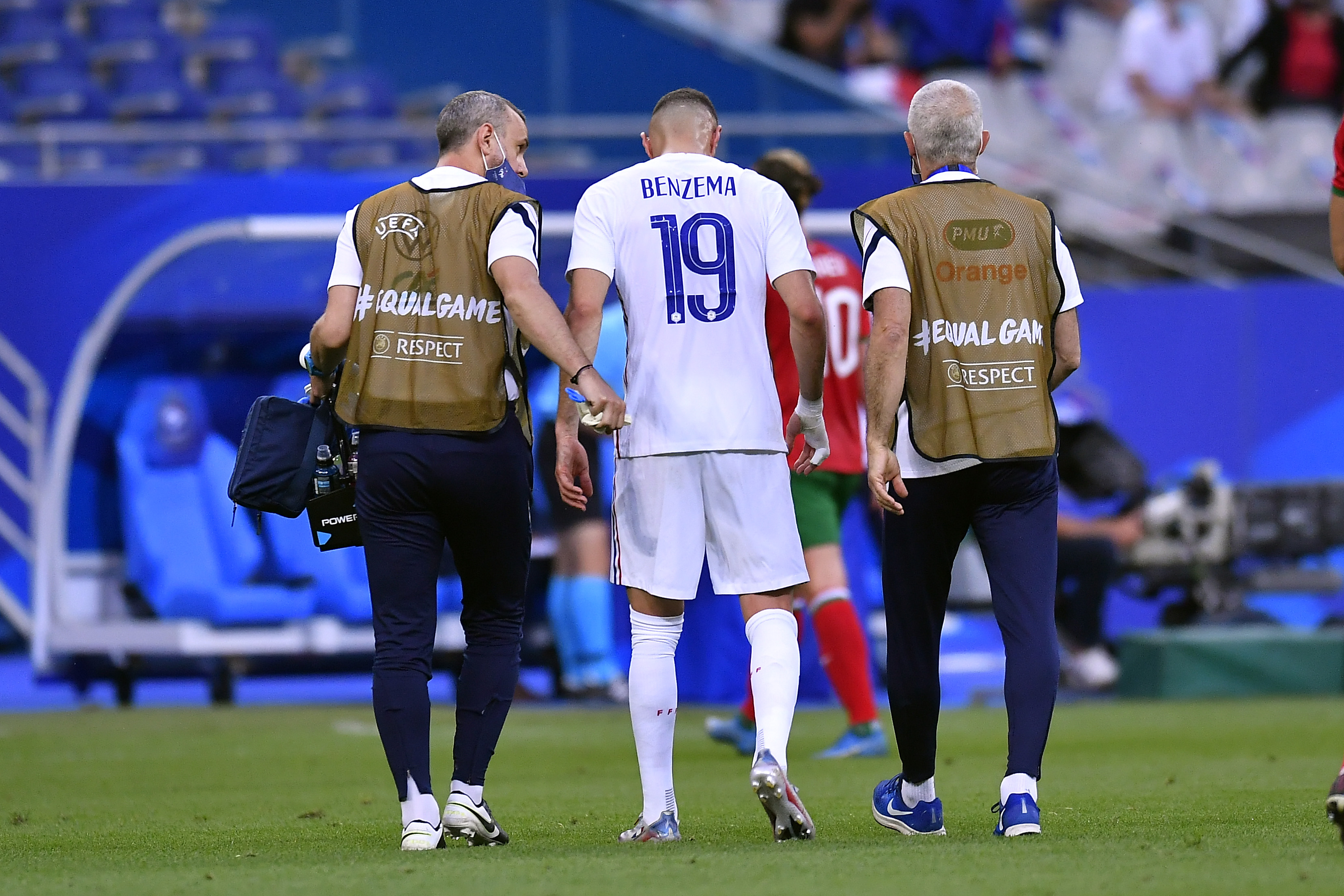 Bleus - Karim Benzema blessé, Deschamps annonce une béquille