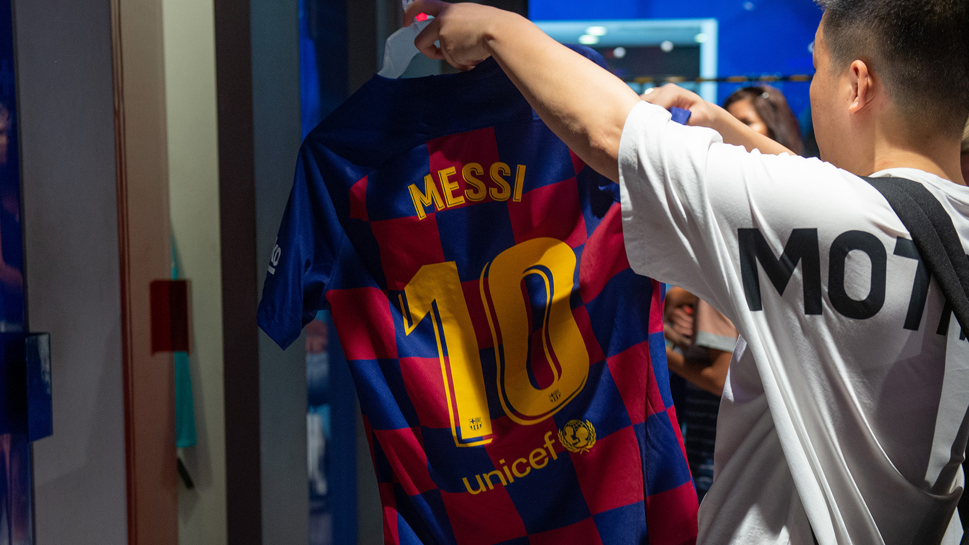 Le Barça continue à vendre des maillots de Messi