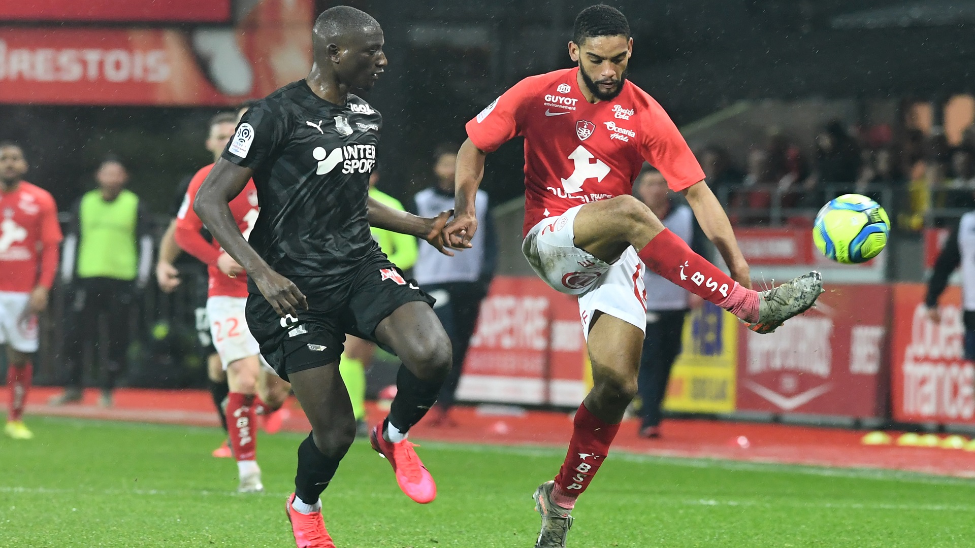 Castelletto: Nantes sign Cameroon defender from Ligue 1 rivals Brest Castelletto: Nantes sign Cameroon defender from Ligue 1 rivals Brest