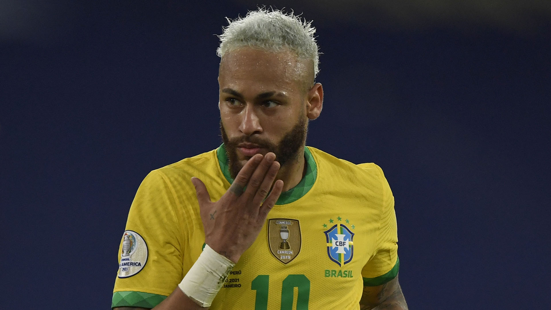 Video: Neymar inspires Brazil to thumping win over Peru