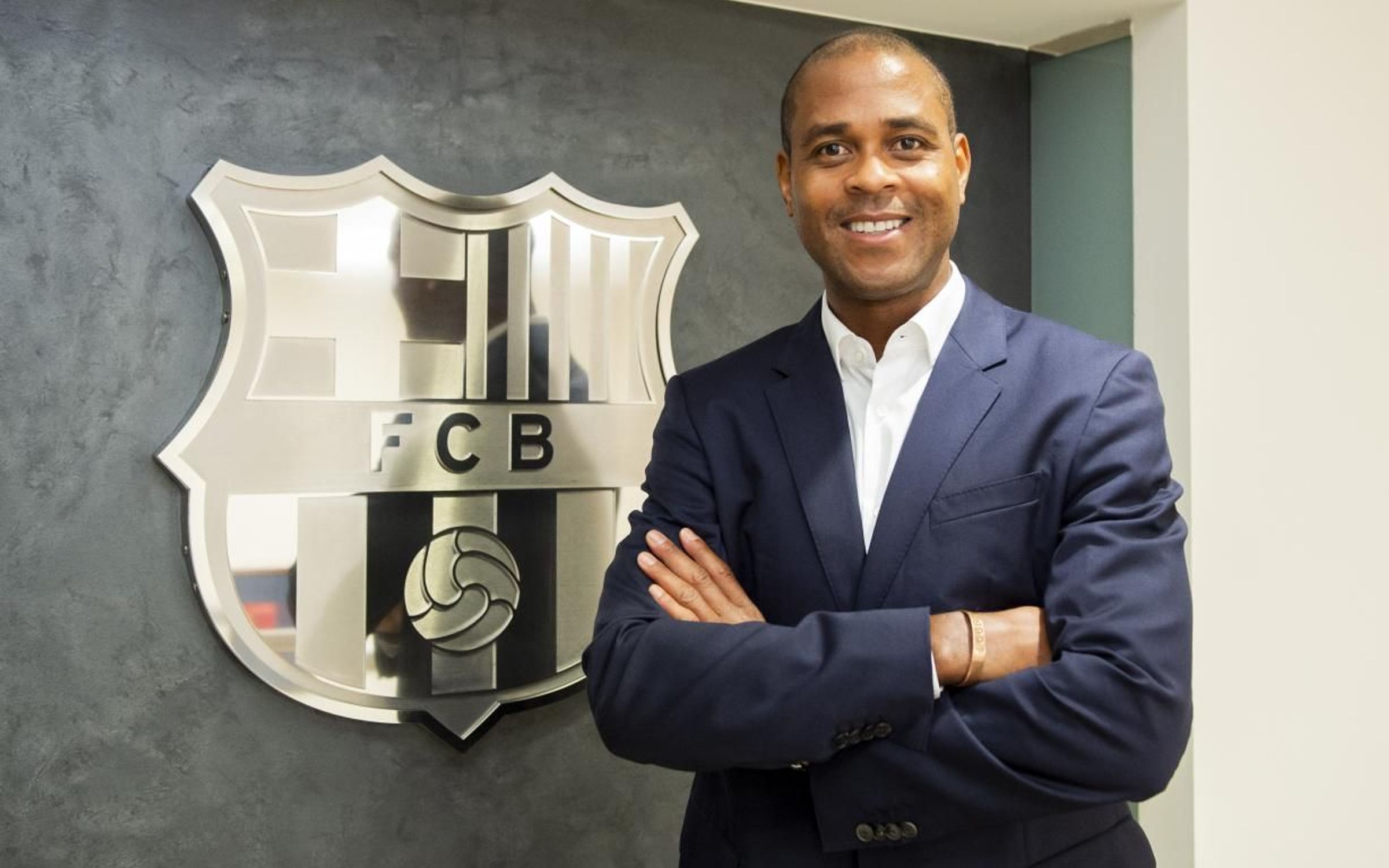 Barça, le vestiaire a choisi Kluivert