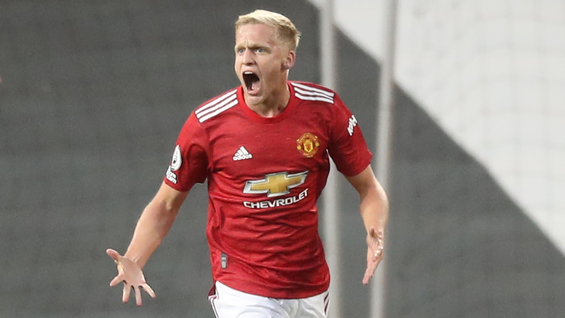 ‘Arsenal should’ve beaten Man Utd to Van de Beek’ – Wright feels Pogba & Fernandes will limit Red Devils role