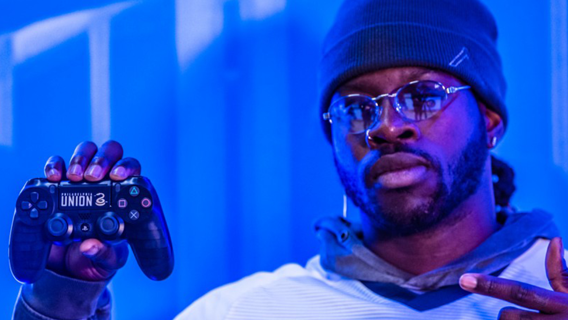 NFL star & Super Bowl winner Jay Ajayi becomes professional FIFA player NFL star & Super Bowl winner Jay Ajayi becomes professional FIFA player