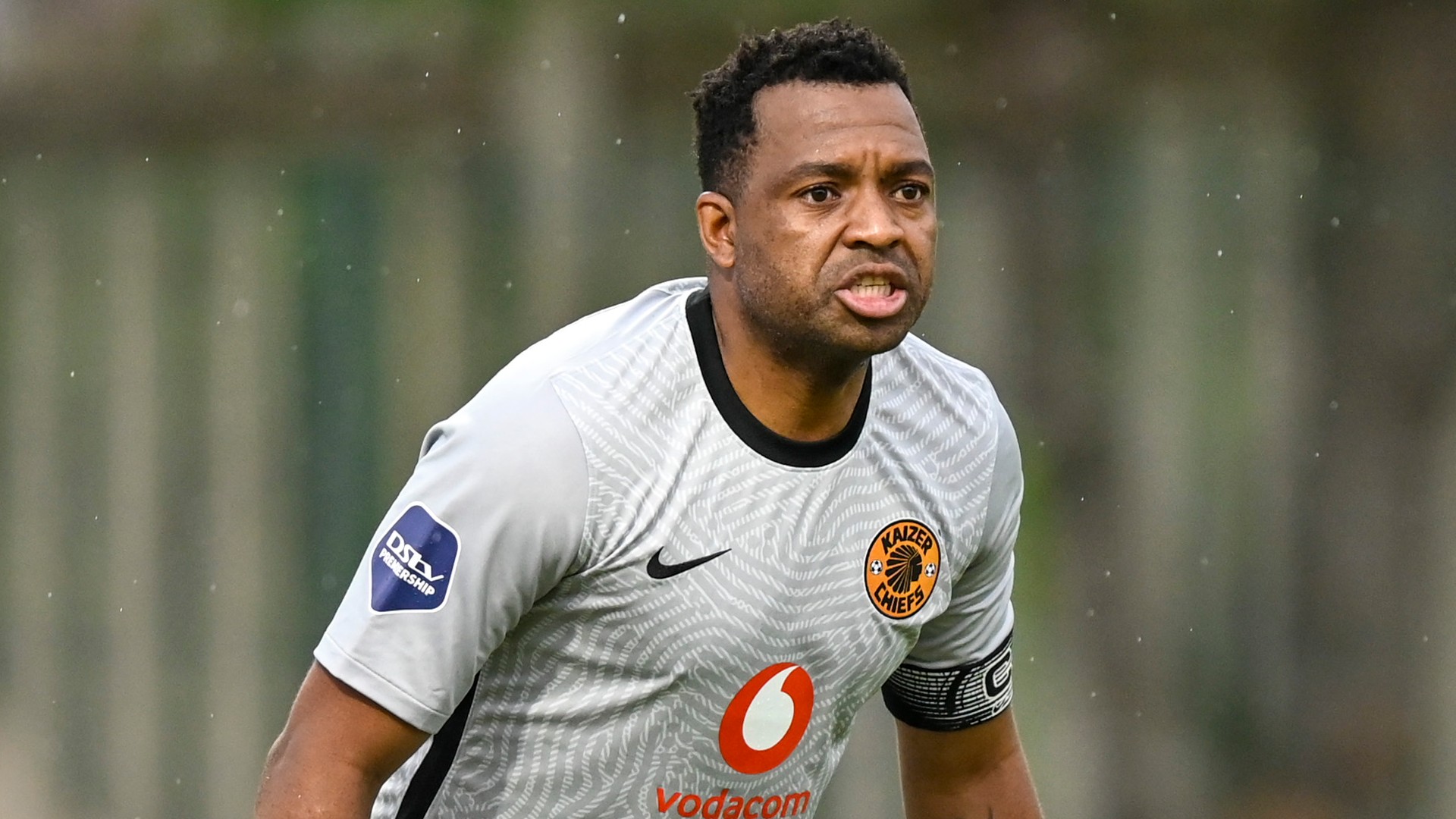 Kaizer Chiefs goalkeeper Khune slammed by fans on social media for asking for haircut advice