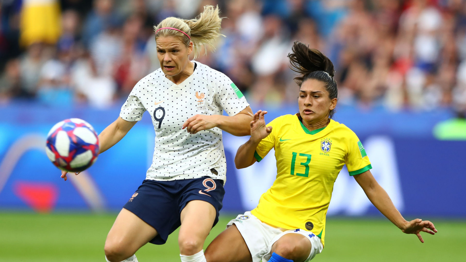 Bleues - Le Sommer entre dans l'histoire et dépasse Pichon au classement des buteuses