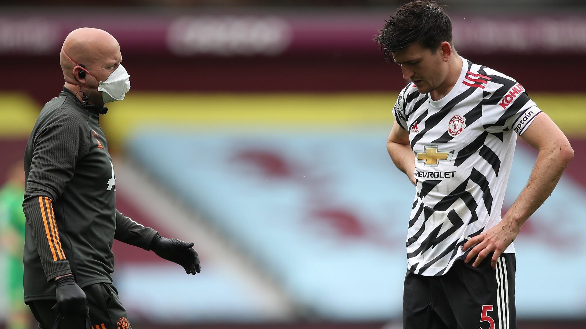 Manchester United - Maguire bat un record puis sort blessé