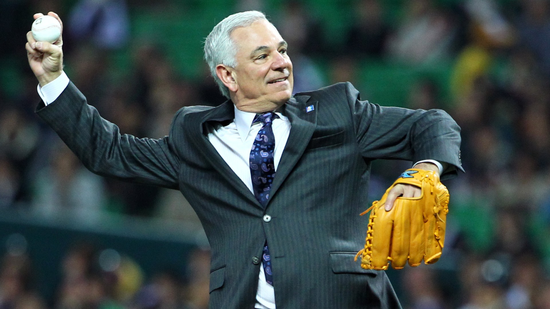 Bobby Valentine running for mayor in hometown, Red Sox stint failed after almost a decade