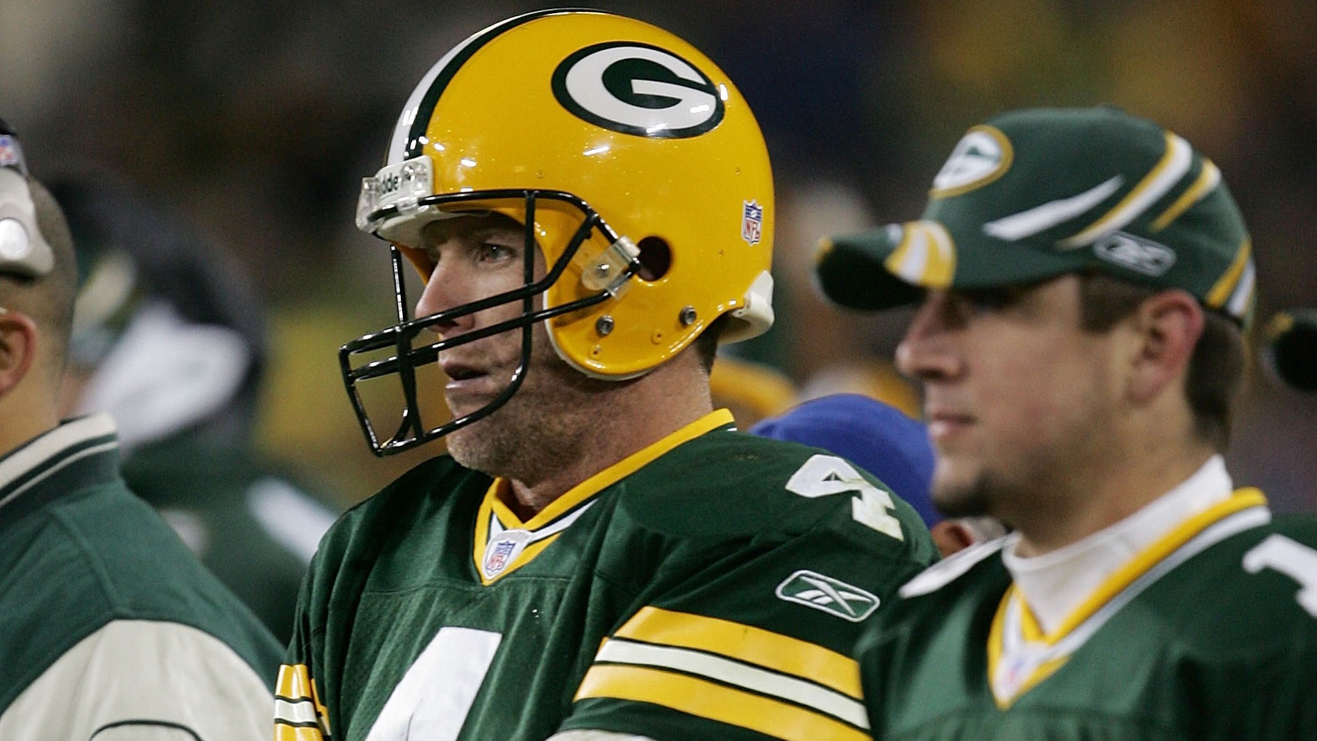 Aaron Rodgers vs. Brett Favre: Inside the almost identical playoff legacies for Packers QBs