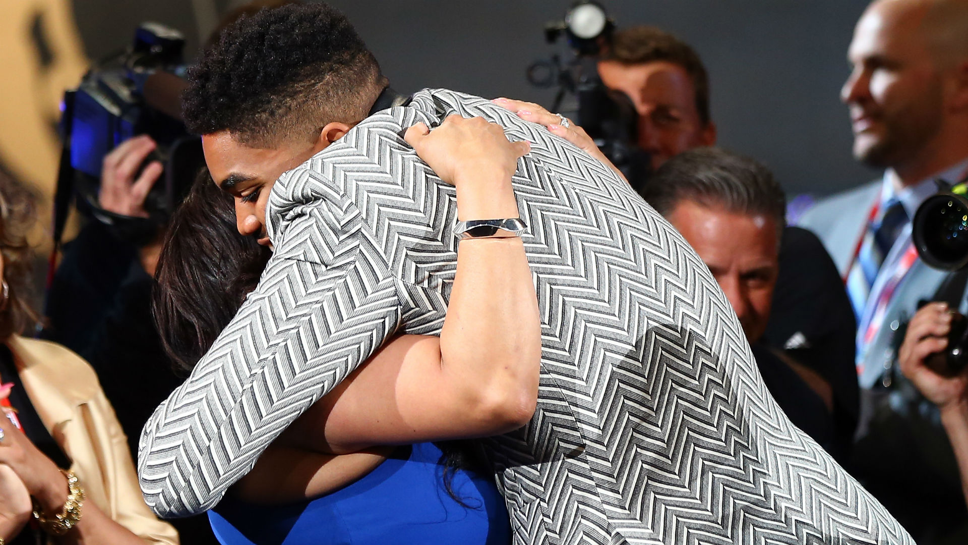 Karl-Anthony Towns opens up about losing his mother, six other family members to COVID-19