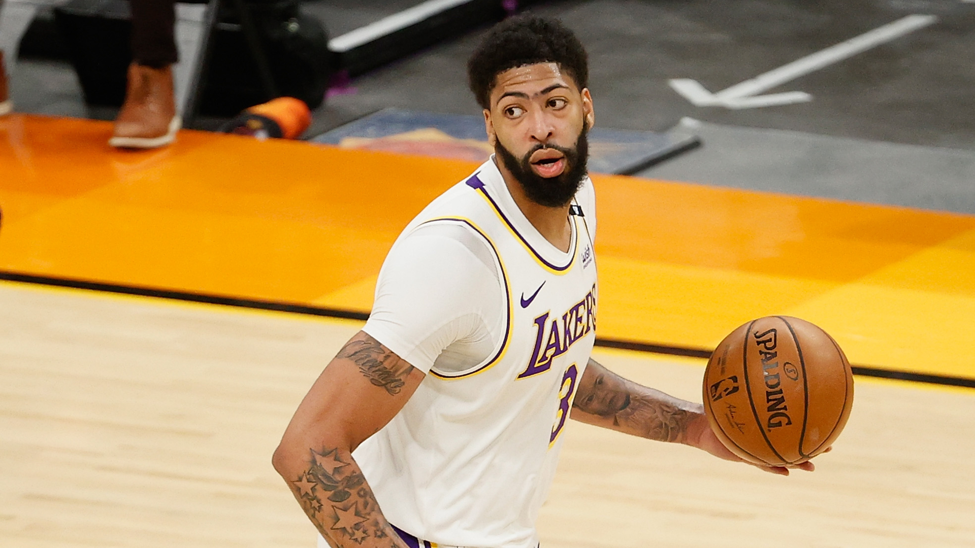 Lakers’ Anthony Davis kicks Suns’ Jae Crowder in groin, receives Flagrant 1 foul