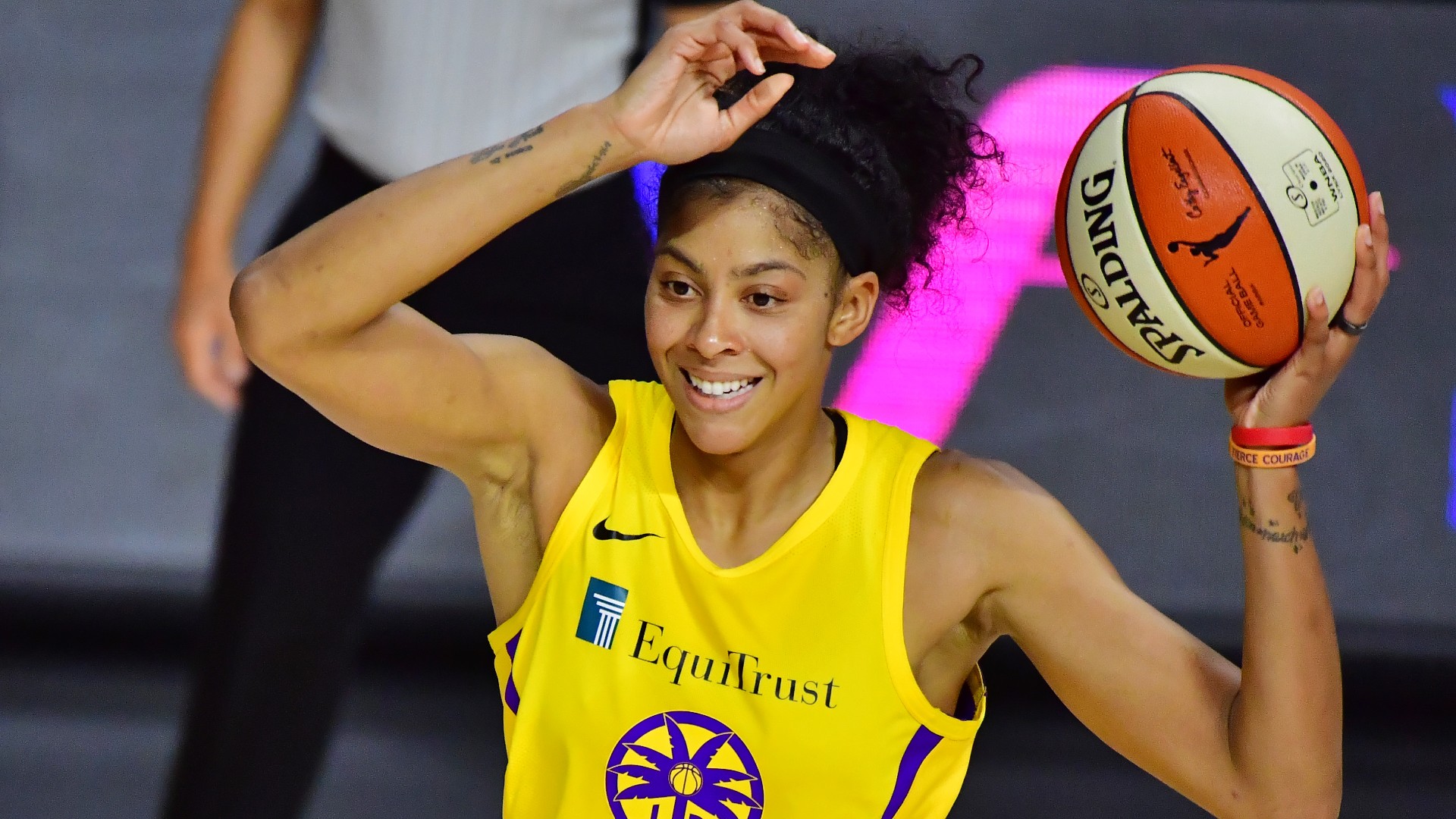 Candace Parker schools Shaquille O'Neal during 'NBA on TNT' discussion of modern defense