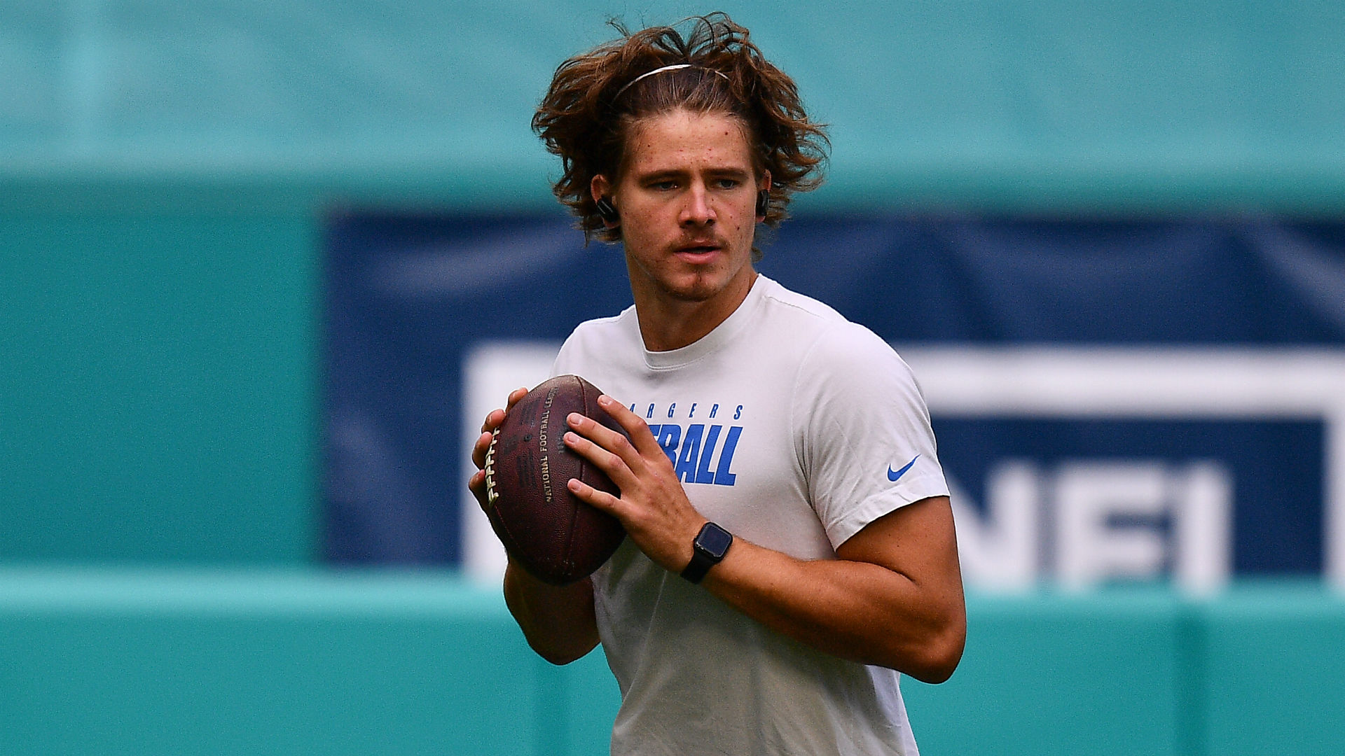 Chargers' Justin Herbert got a haircut, going from flowing locks to a near-buzz cut