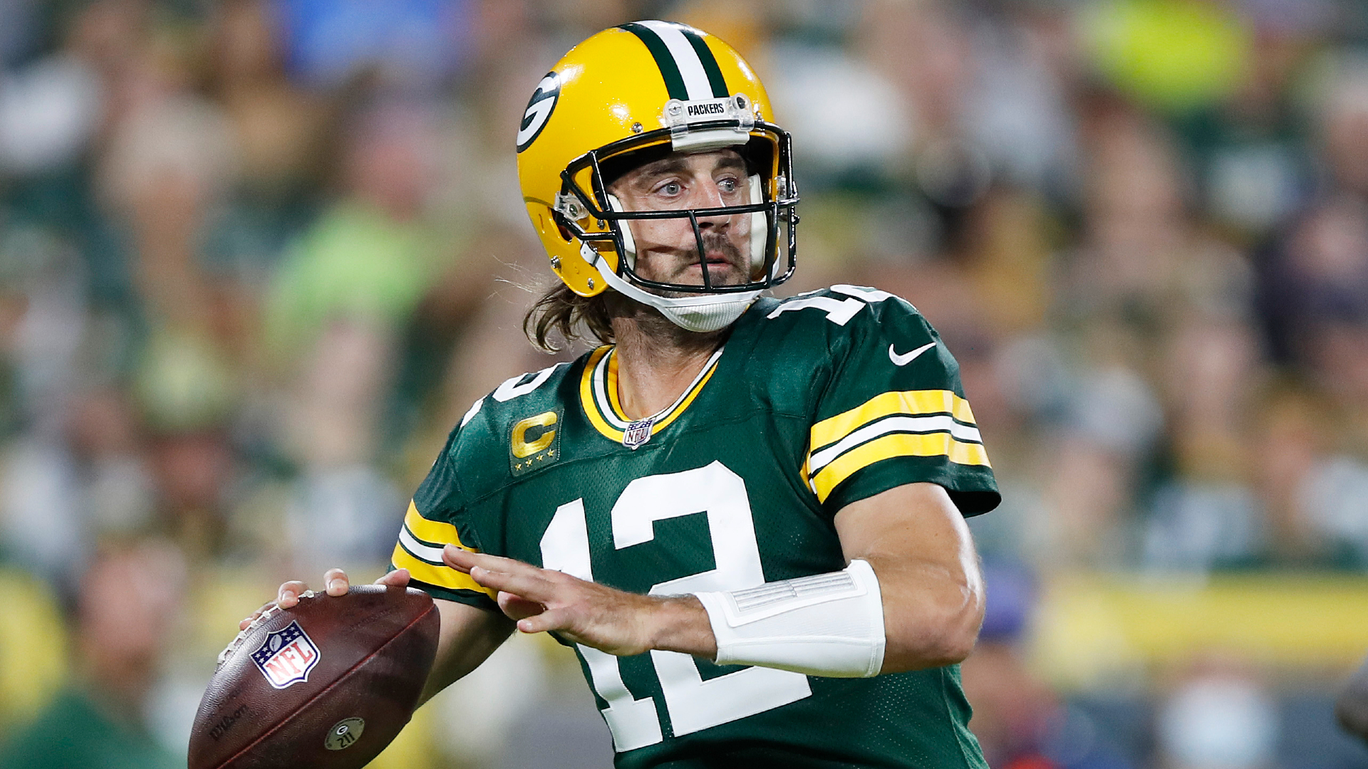 Howard Stern blasts Aaron Rodgers for COVID-19 stance: 'They should throw him out of the league'