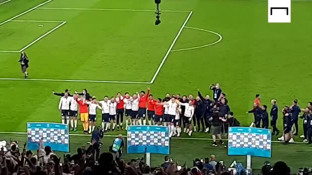"Sweet Caroline!" - Englands Nationalmannschaft singt gemeinsam mit den Fans in Wembley | Goal Viral "Sweet Caroline!" - Englands Nationalmannschaft singt gemeinsam mit den Fans in Wembley | Goal Viral