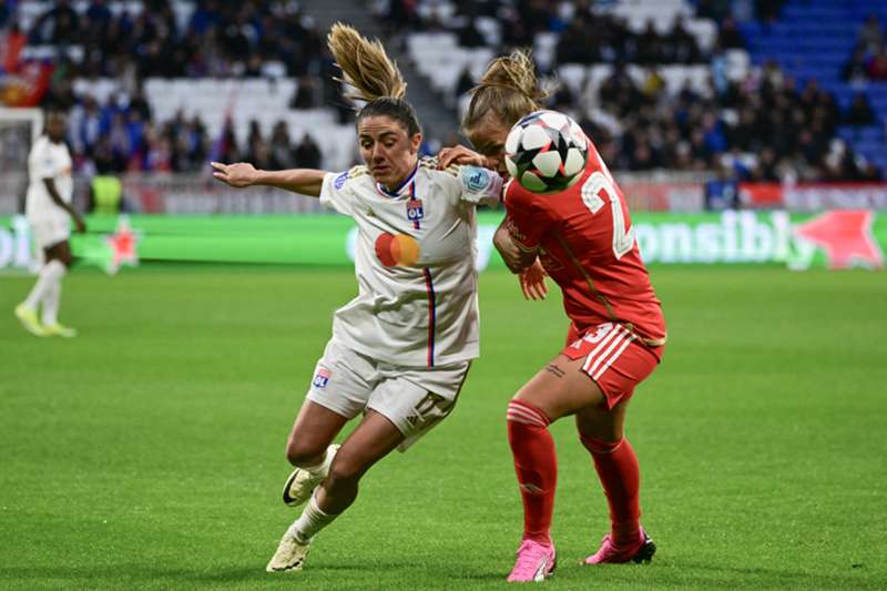 Que equipas chegaram às meias-finais da UEFA Women's Champions League?