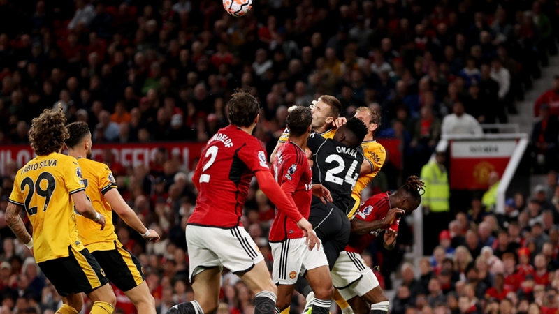 "Fast den Kopf abgerissen": Entschuldigung statt Punkte für Wolverhampton nach Niederlage gegen Manchester United