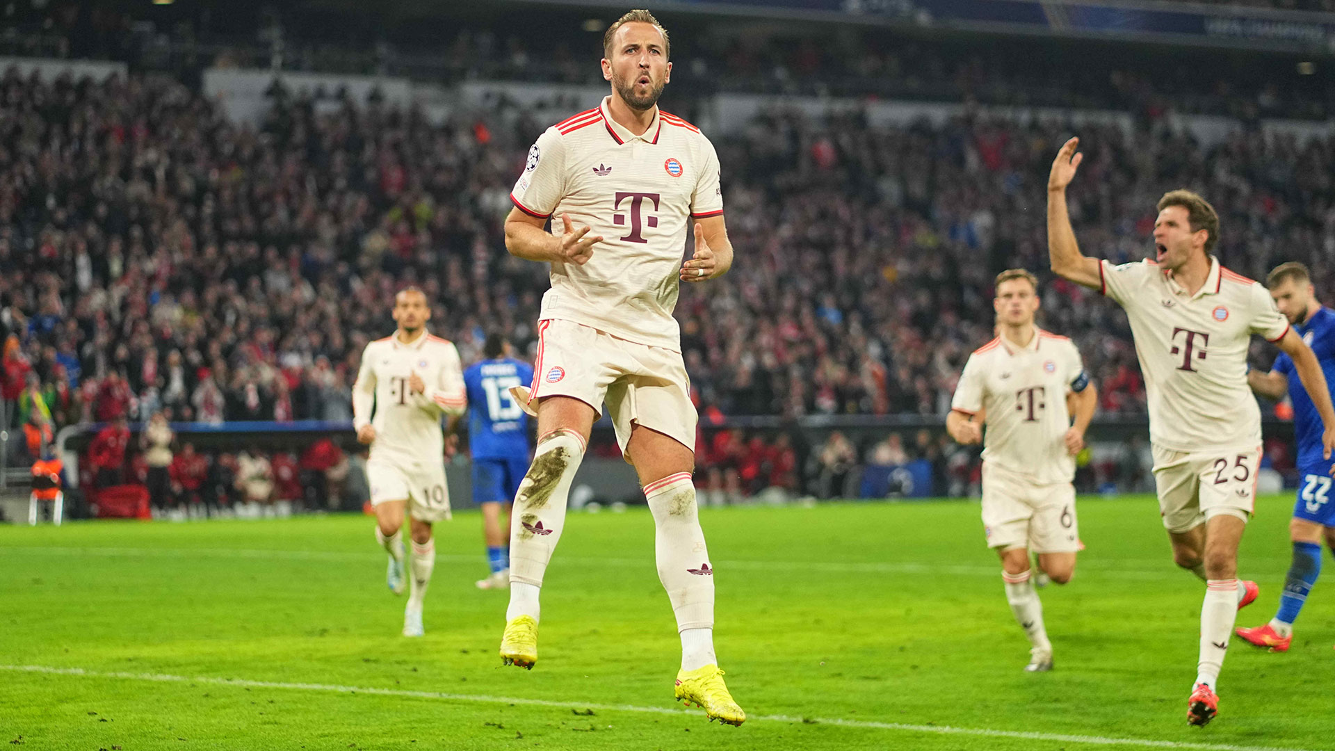 Harry Kane Thomas Müller FC Bayern München UEFA Champions League 17092024