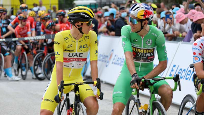 Decima tappa del Tour de France bloccata da alcuni manifestanti con Bettiol in testa