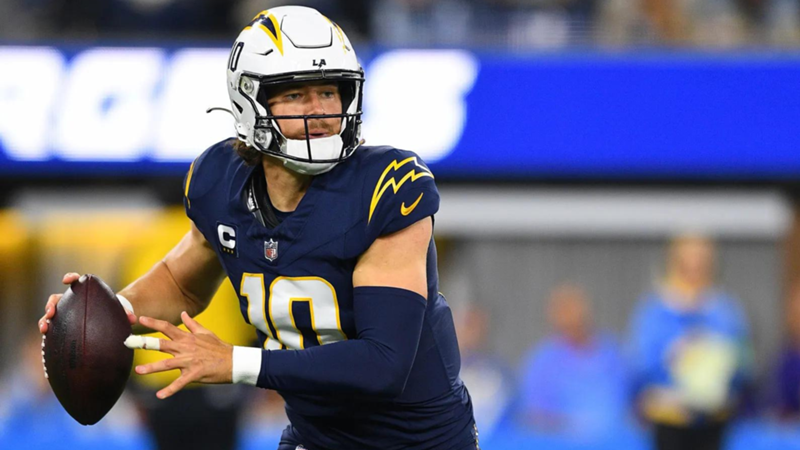 What time is the Los Angeles Chargers vs. Las Vegas Raiders game tonight? Date, kick-off time, stream info and how to watch the NFL on DAZN