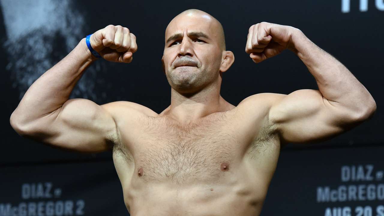 UFC Fight Night results: Glover Teixeira chokes out Thiago Santos in back-and-forth battle | DAZN News India