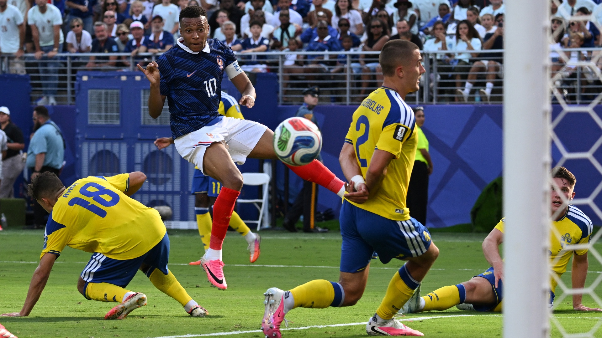 ワールドカップ　フランス大会　オフィシャル　　2個 北中米W杯】エンバペ2発でメッシに並ぶ！フランスがスウェーデンを圧倒