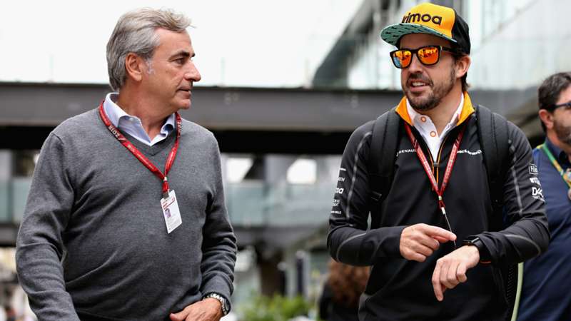 Carlos Sainz padre y su mensaje de agradecimiento a Fernando Alonso tras la primera victoria de su hijo en F1