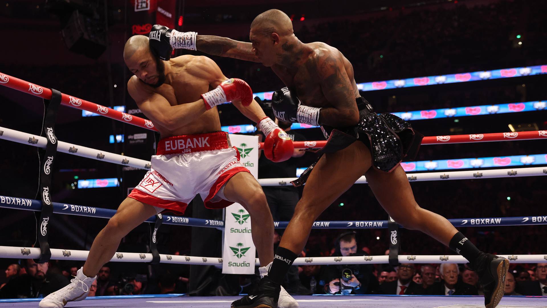 Eubank Jr vs Benn LIVE: Chris Eubank Jr overcomes Conor Benn in ferocious  battle by unanimous decision | DAZN News US