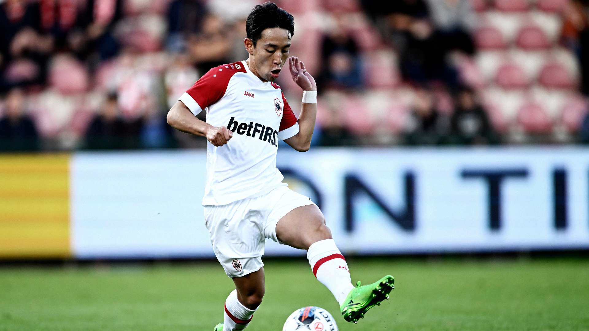 アントワープ三好康児が前十字靭帯断裂で長期離脱 ｜ ベルギーリーグ DAZN News JP