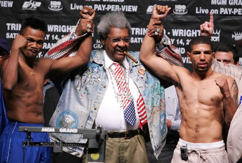 Boxer with wrestling gimmick signs with Don King and targets former four-weight world champion