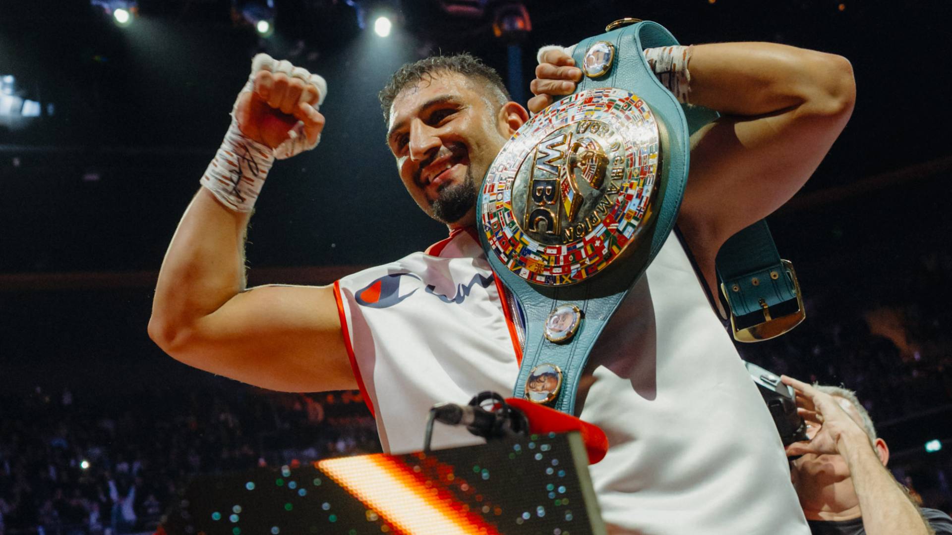 Agit Kabayel Calls for Usyk After Dominant Knyba Knockout Agit Kabayel Calls for Usyk After Dominant Knyba Knockout