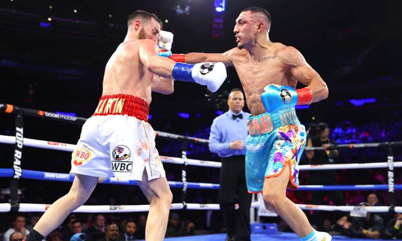 Teofimo Lopez rises from the canvas to win a split decision over Sandor Martin at MSG