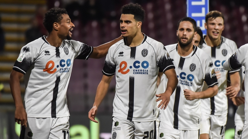 Scontro diretto tra neopromosse in lotta per i playoff: guarda Cesena-Juve Stabia su DAZN