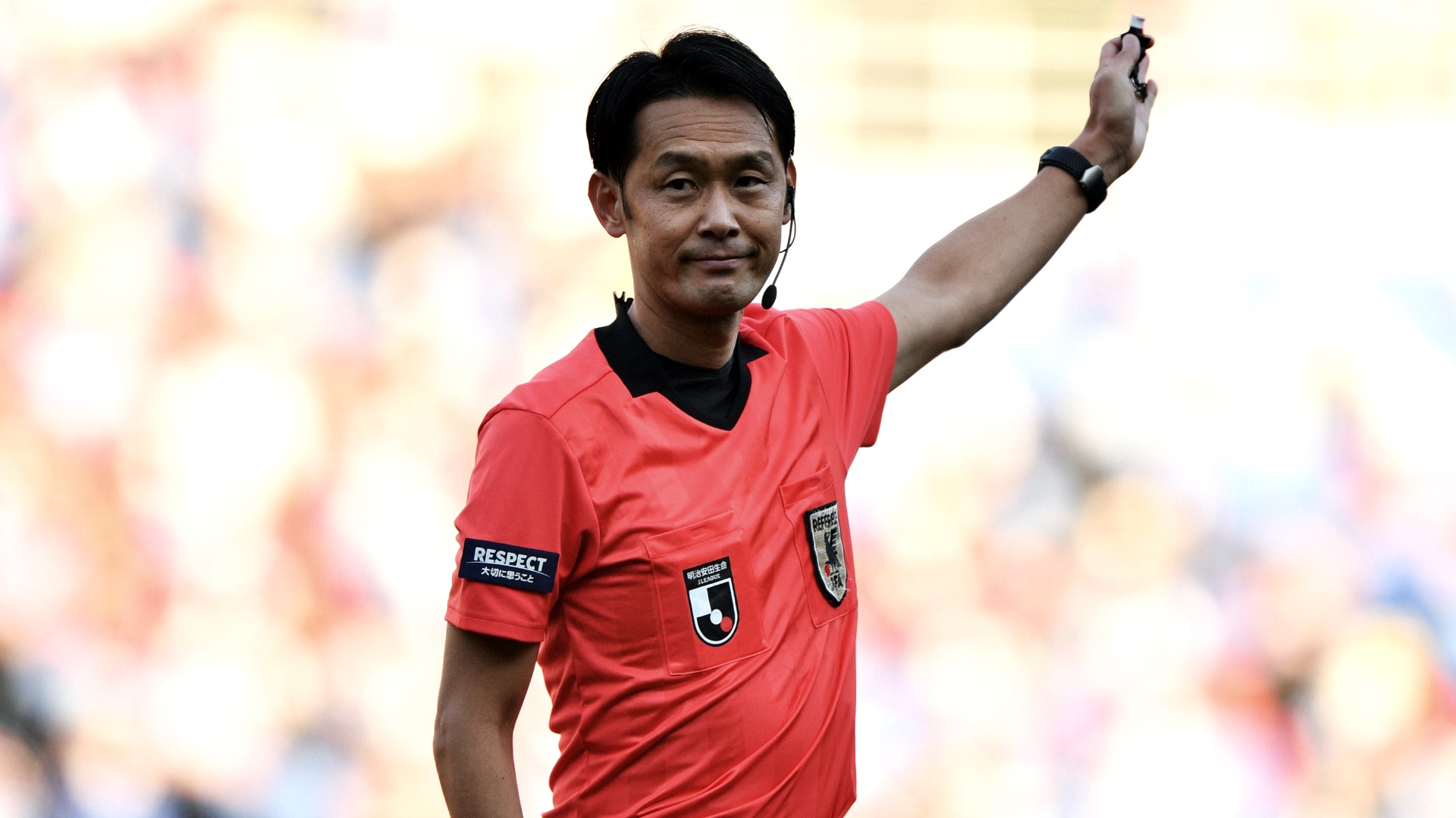 21年限りで審判員を勇退した二人の思い出に残る試合とは 家本さんが第4審判をやるのは信じられない出来事だった Jリーグジャッジリプレイ Dazn News 日本