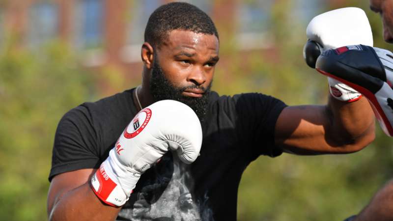 Tyron Woodley reveló que para su duelo con Jake Paul se preparó con Floyd Mayweather