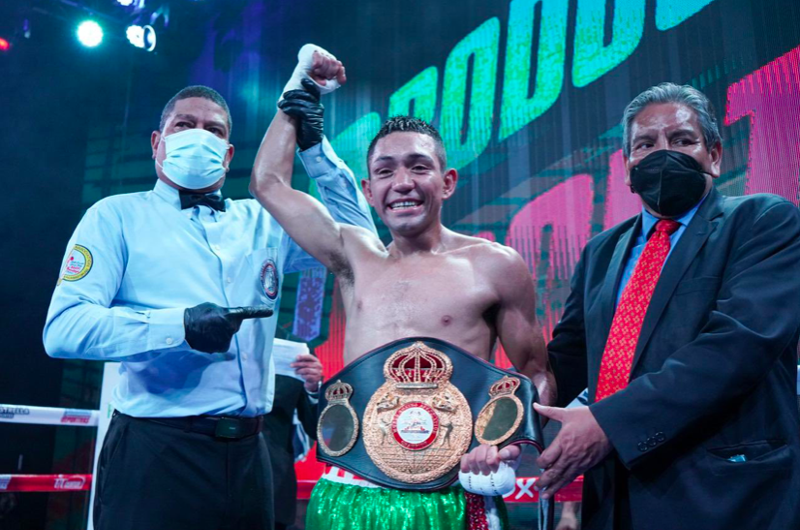 Boxeo mexicano tiene un nuevo campeón. Bermúdez sorprendió a Cañizales