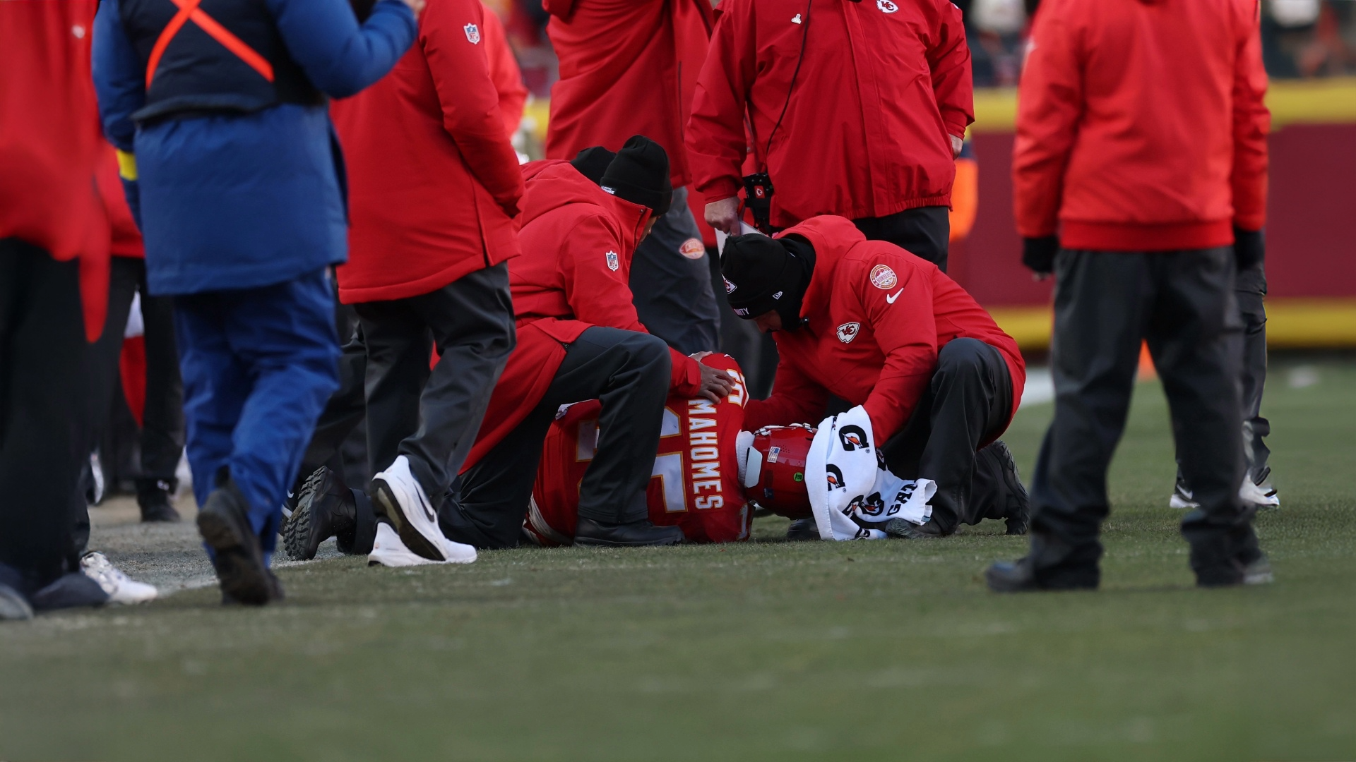 Patrick Mahomes Hosts A Sunday Funday, Only On Airbnb