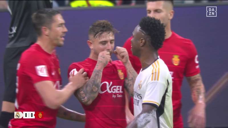 Pablo Maffeo y su gesto a Vinicius en el Real Madrid vs Mallorca: ¡así fue la secuencia que vimos en DAZN!