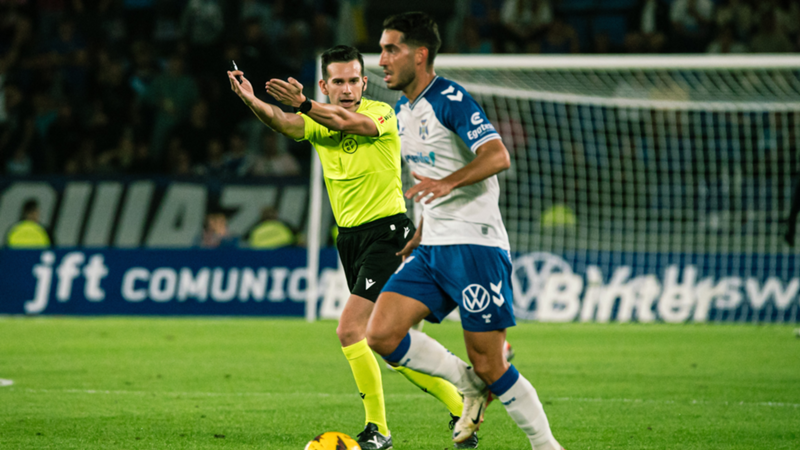 ¿Quién es Alejandro Quintero González? Árbitro del Villarreal vs Alavés de LALIGA