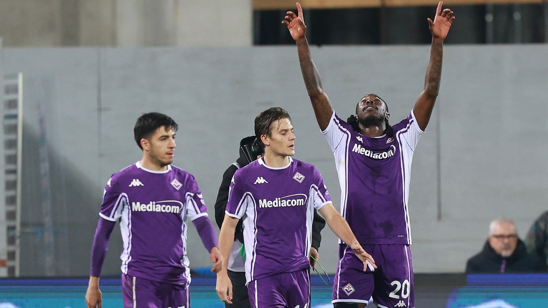 21/22 フィオレンティーナ ダウンジャケット　fiorentina 21/22 フィオレンティーナ ダウンジャケット fiorentina 21/22