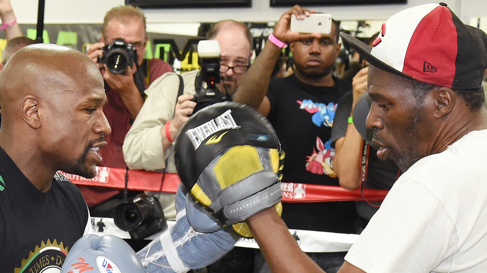 Floyd Mayweather Jr.-Roger Mayweather-getty-ftr