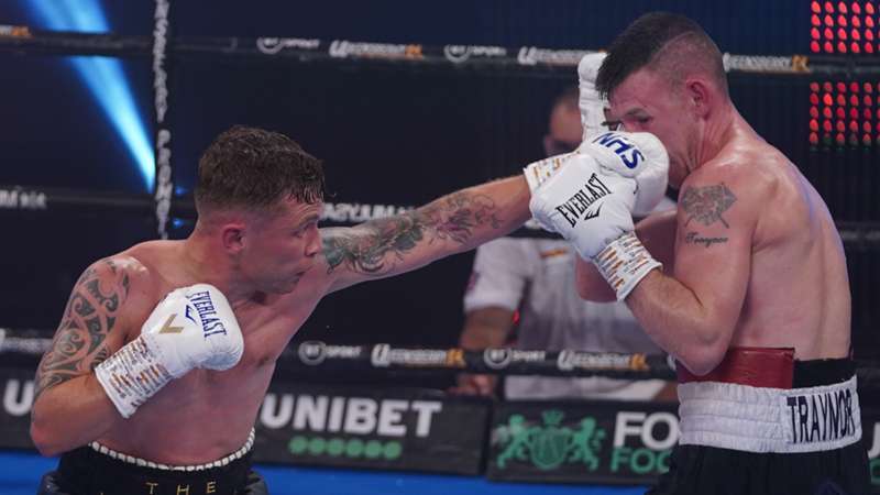 Carl Frampton stops Darren Traynor with seventh-round TKO