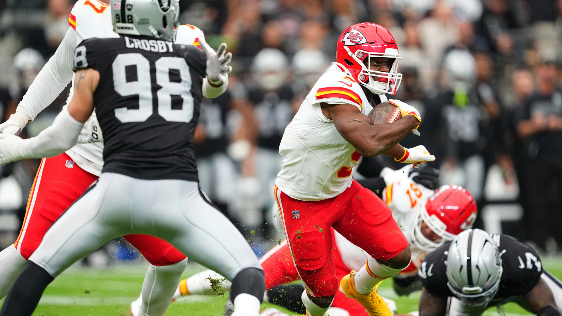 Chiefs Edge Raiders 30-27 to Move to 4-0 in NFL Week 4